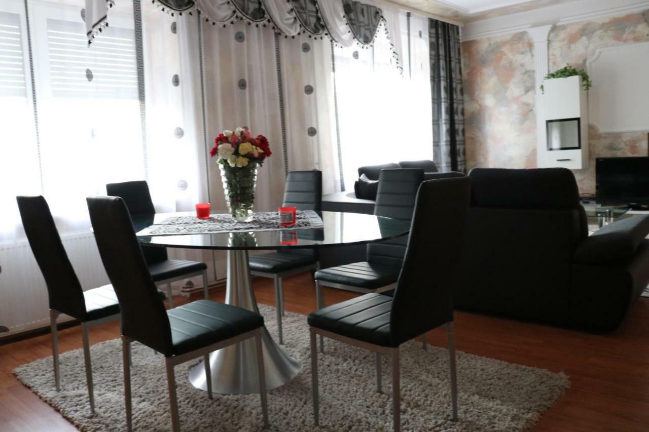 The Lakehouse Villa Neusiedl Am See Wienerstrasse 8 Extérieur photo